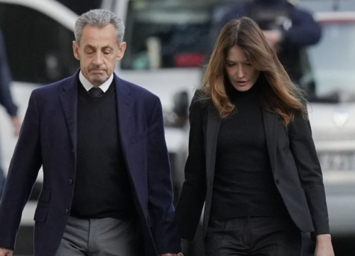 Sarkozy ingresa a prisión en París para cumplir su condena de 5 años